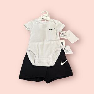 NWT Nike Baby White Onesie and Black Shorts Set Size 3 Months